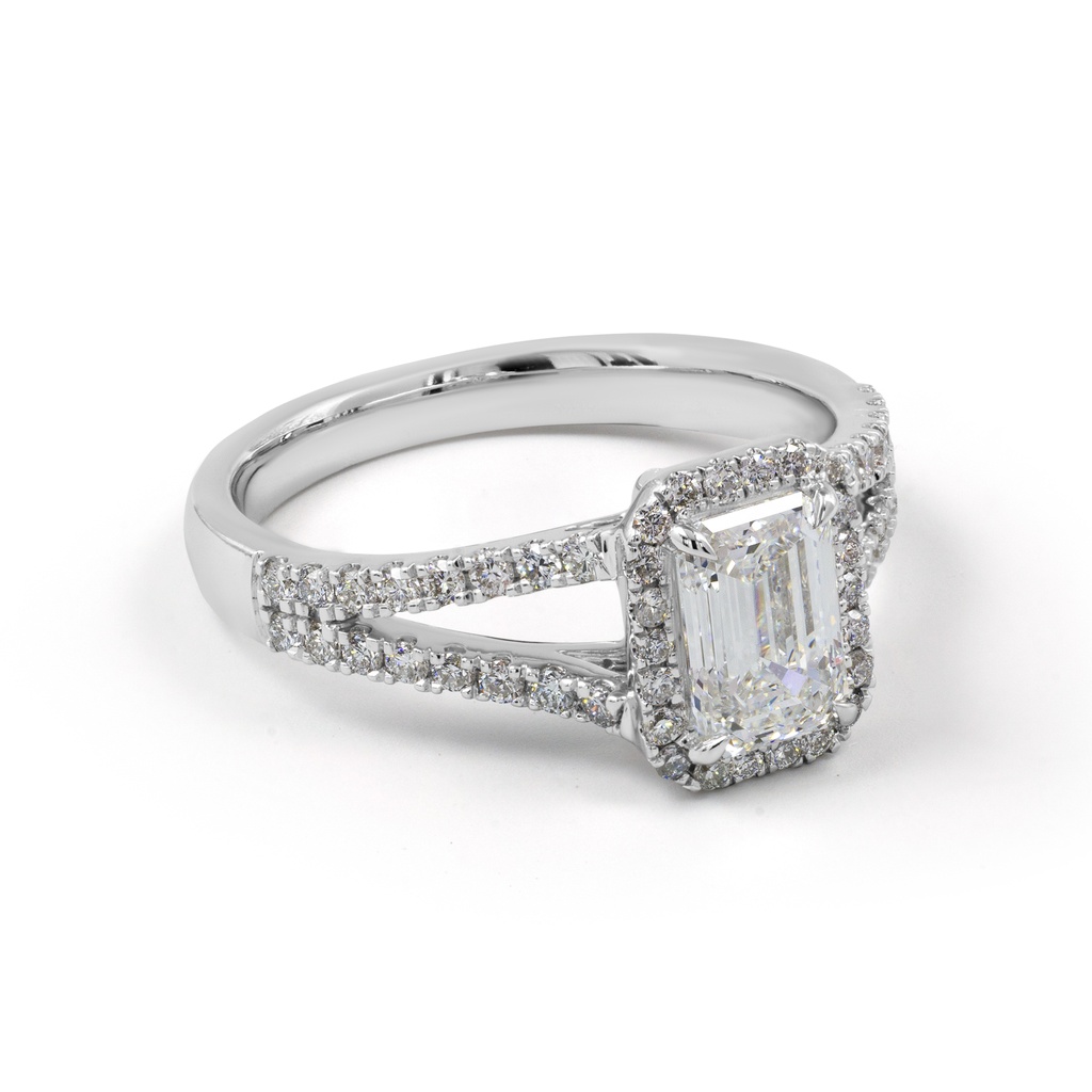 1.35 Cts 14k White Gold Emerald Shape Split Shank Ring - Image 4