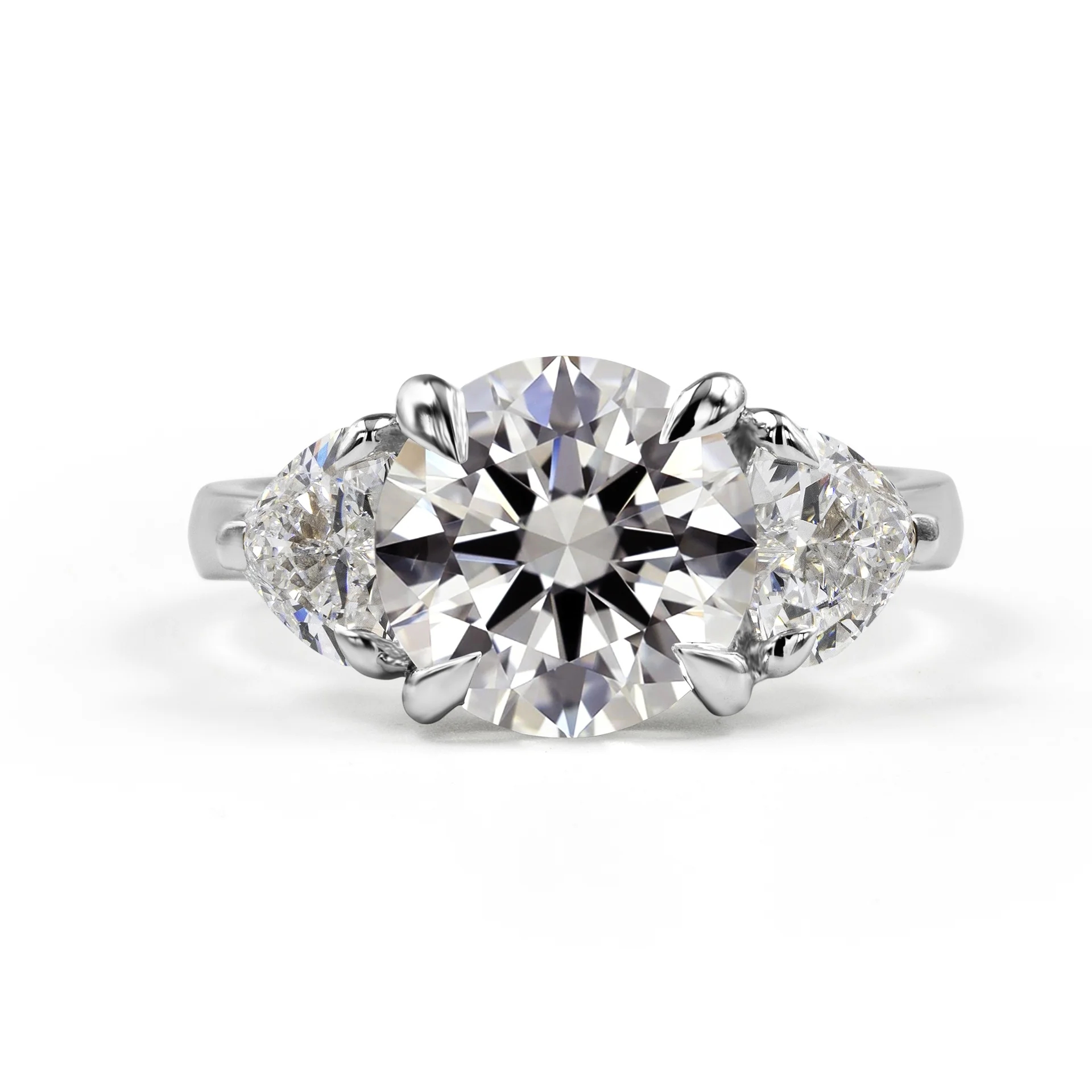 4.12 Cts 14k White Gold Round Shape 3 Stones Ring - Video
