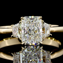 2.1 Cts 14k Yellow Gold Radiant Shape 3 Stones Ring - Image 3