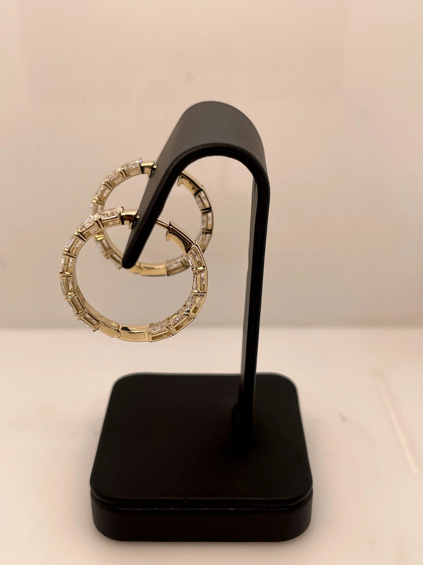 5.54 Cts 14k Yellow Gold Radiant Shape Hoops Earring - Image 2