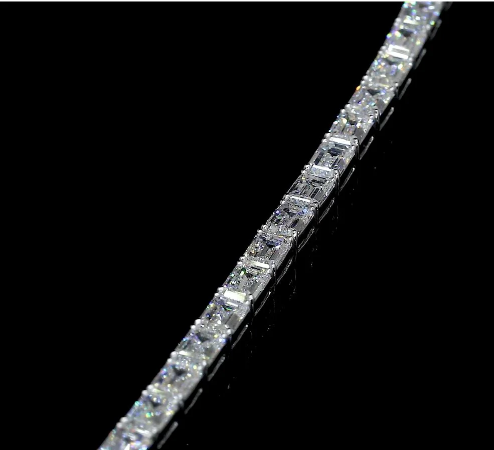 6.13 Cts 14k White Gold Emerald Shape Tennis Bracelet - Image 4