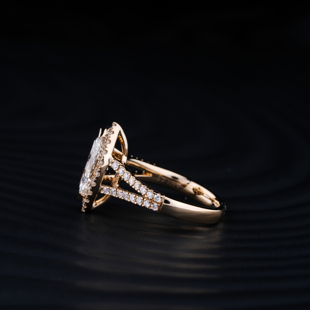 2.67 Cts 14k Yellow Gold Marquise Shape Split Shank Ring - Image 4