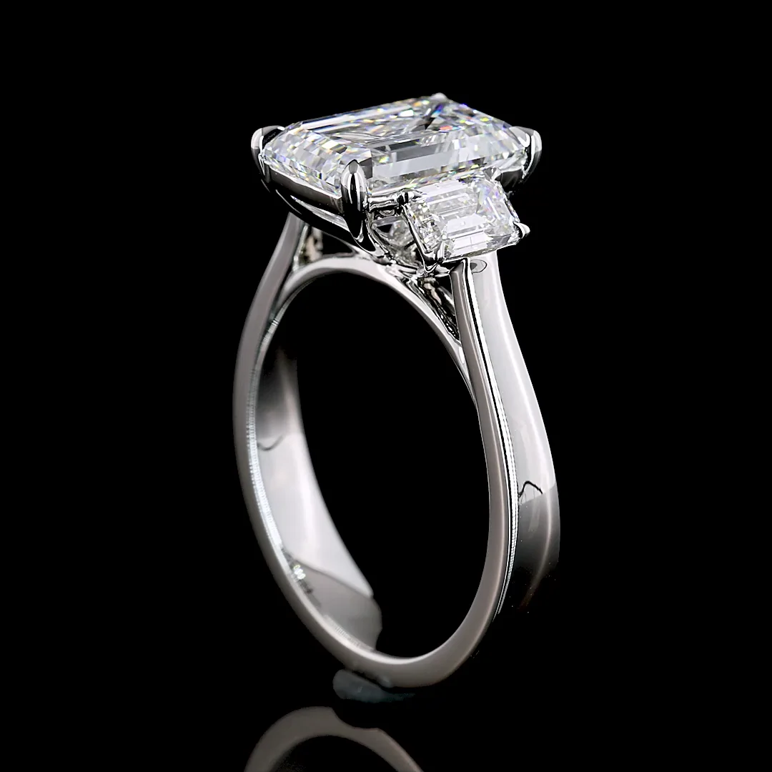 3.85 Cts Platinum Emerald Shape 3 Stones Ring - Image 3