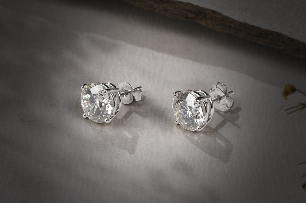 10.1 Cts 14k White Gold Round Shape Martini Earring - Image 4