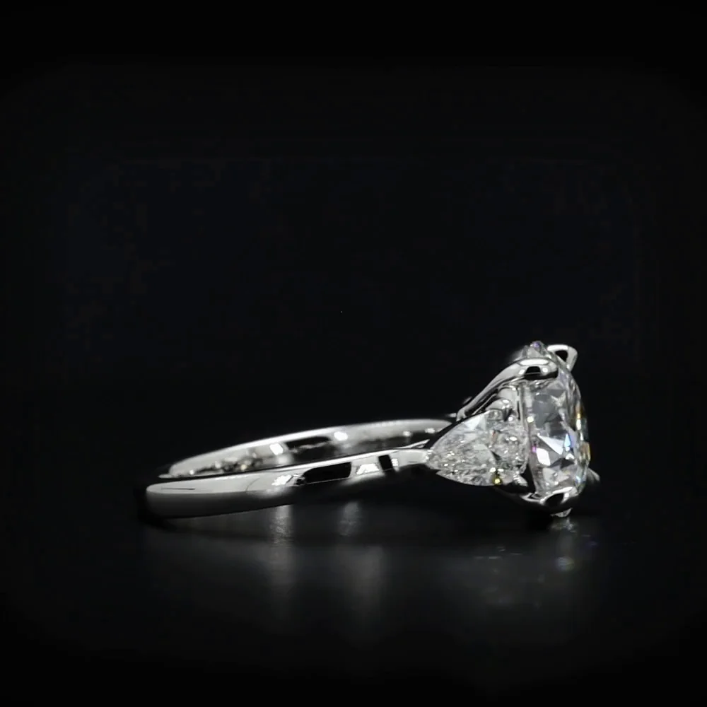 3.66 Cts 14k White Gold Round Shape 3 Stones Ring - Image 4