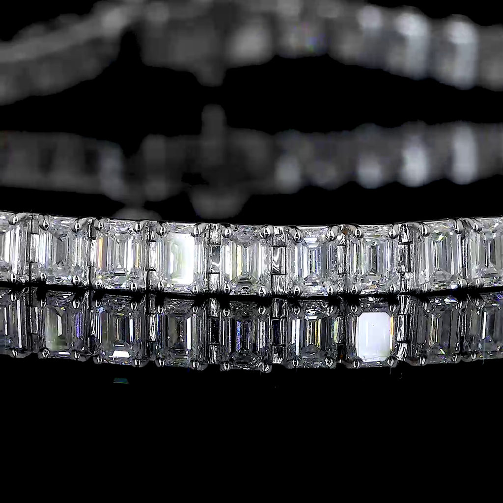 5.47 Cts 14k White Gold Emerald Shape Tennis Bracelet - Image 3