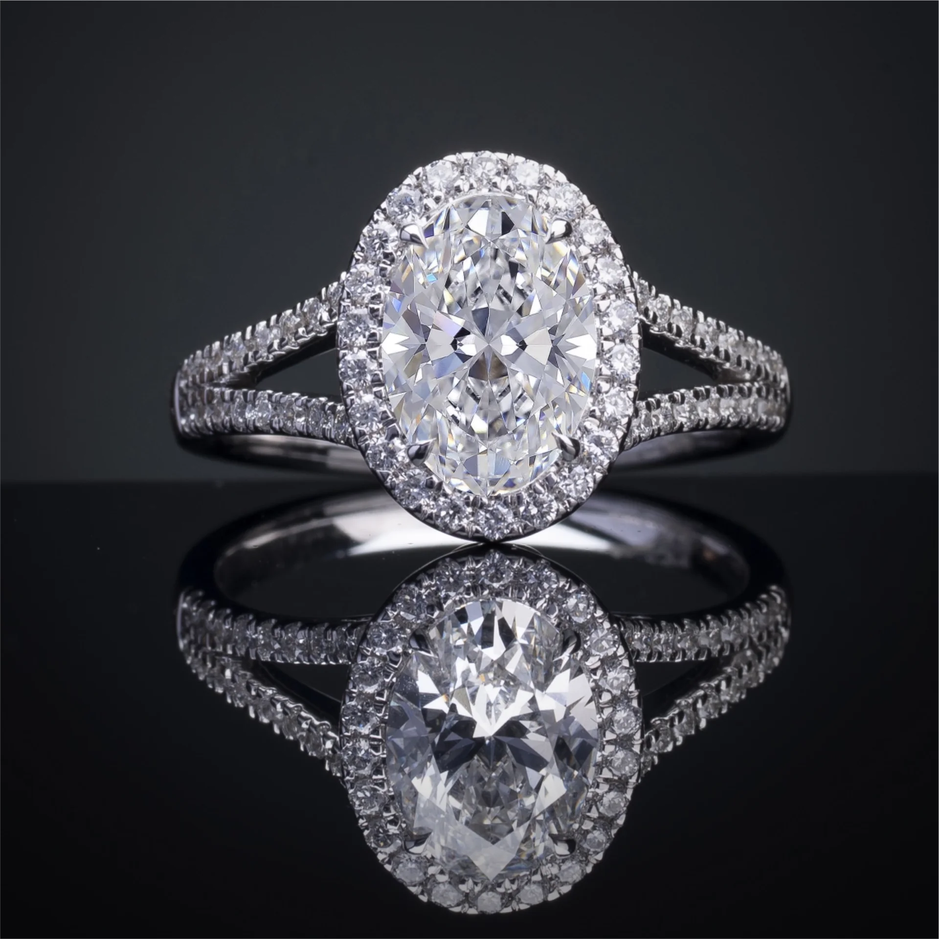 5.25 Cts 14k White Gold Oval Shape Split Shank Ring - Video