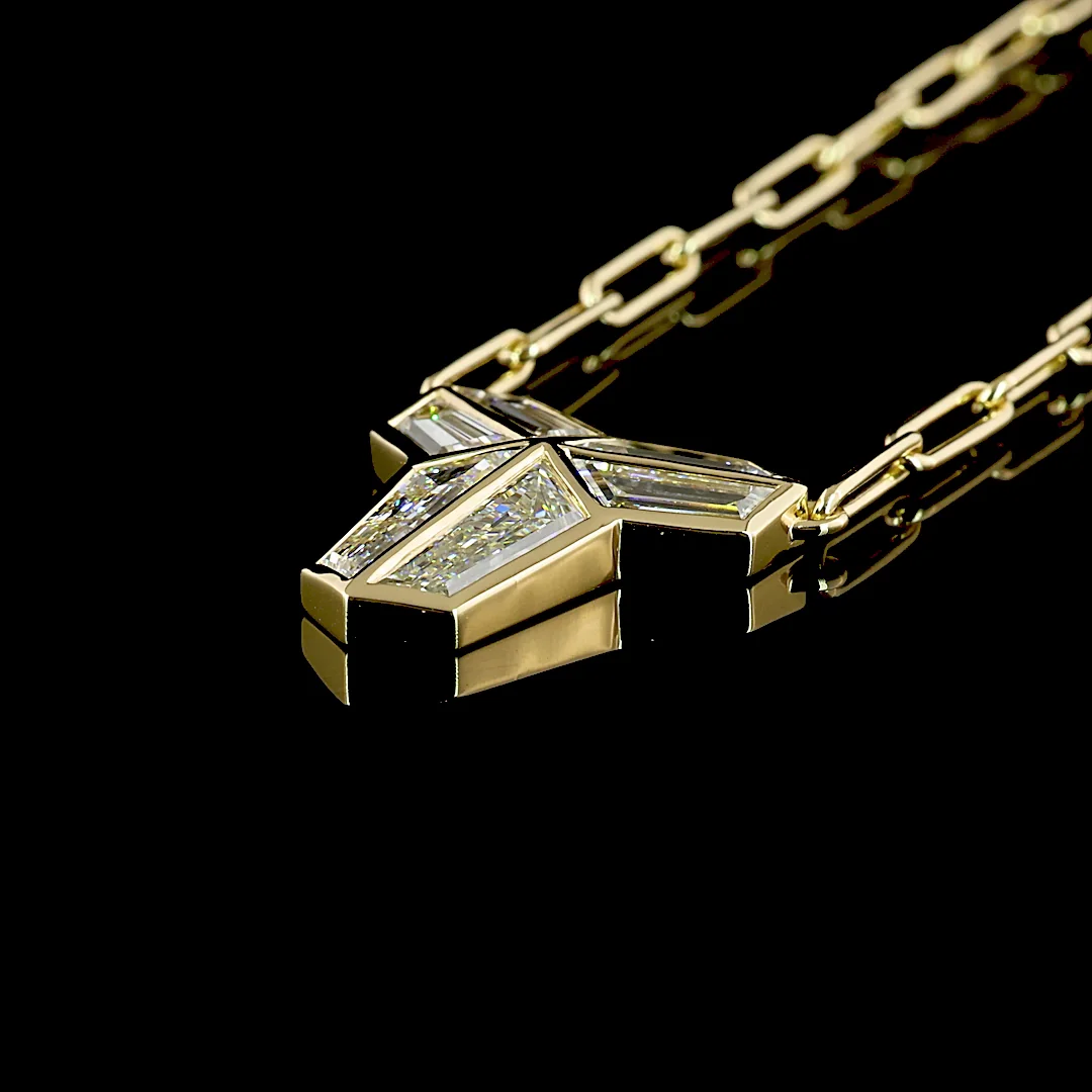 3.13 Cts 14k Yellow Gold Shape Pendant Pendant - Image 4