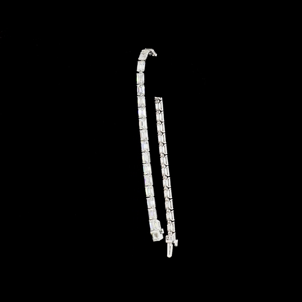 11.36 Cts 14k White Gold Emerald Shape Tennis Bracelet - Image 3