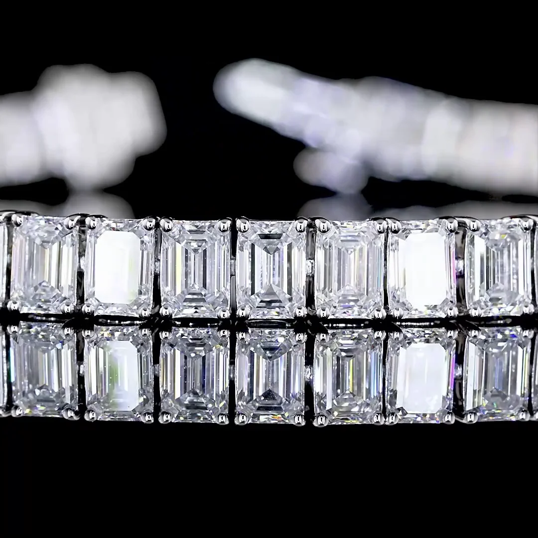 9.76 Cts 14k White Gold Emerald Shape Tennis Bracelet - Image 2