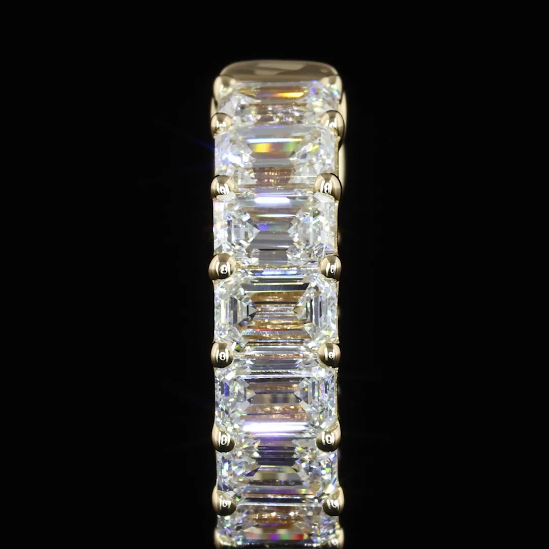 1.98 Cts 14k Yellow Gold Emerald Shape Huggies Earring - Image 2