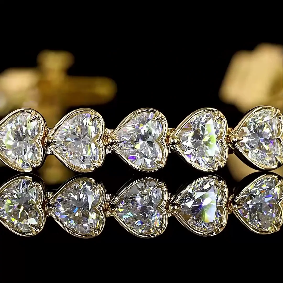 9.19 Cts 18k Yellow Gold Heart Shape Tennis Bracelet - Image 2