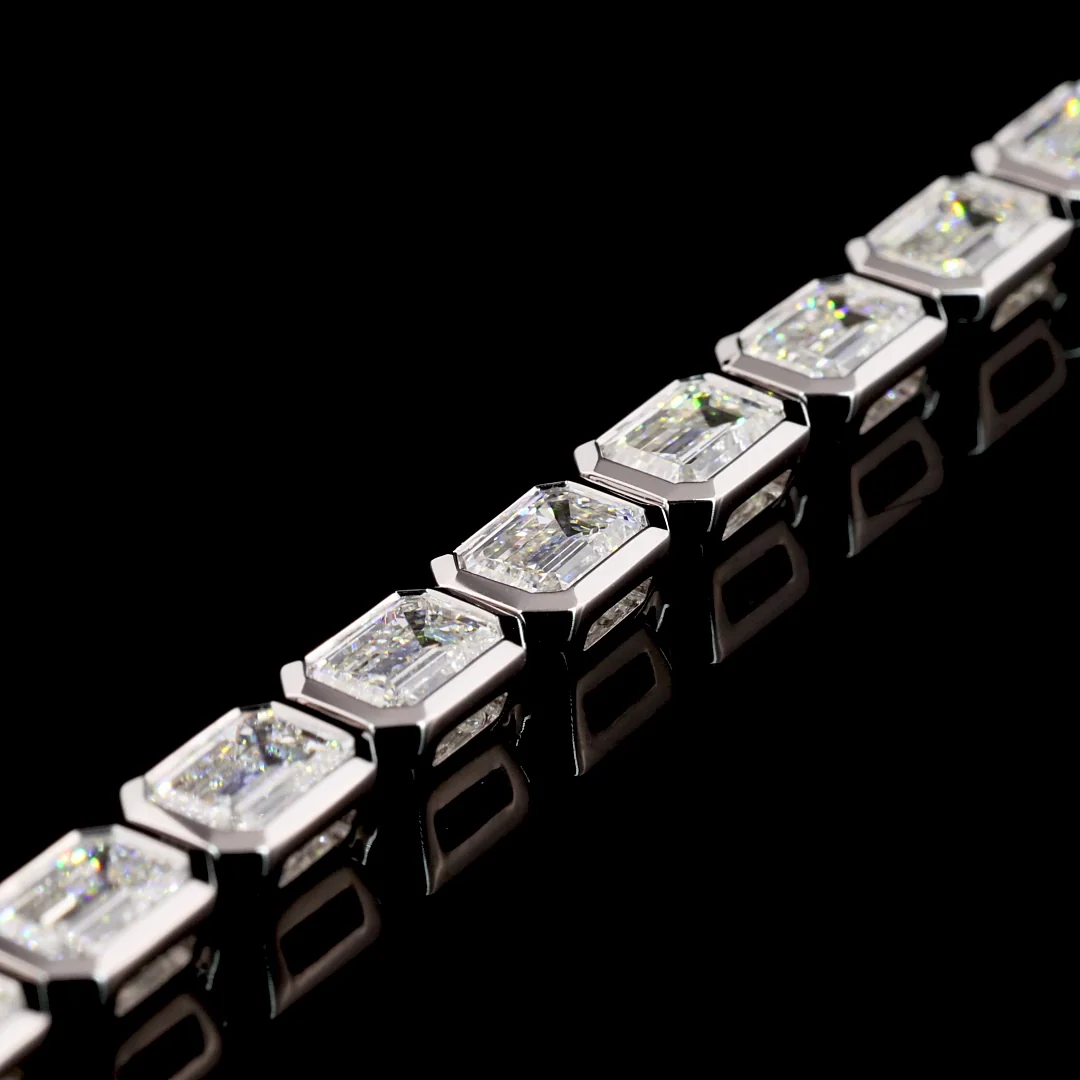 9.92 Cts 14k White Gold Emerald Shape Tennis Bracelet - Image 4