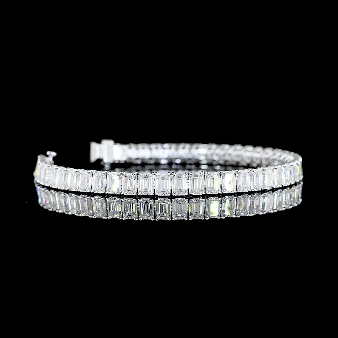 15.25 Cts 14k White Gold Emerald Shape Tennis Bracelet - Video