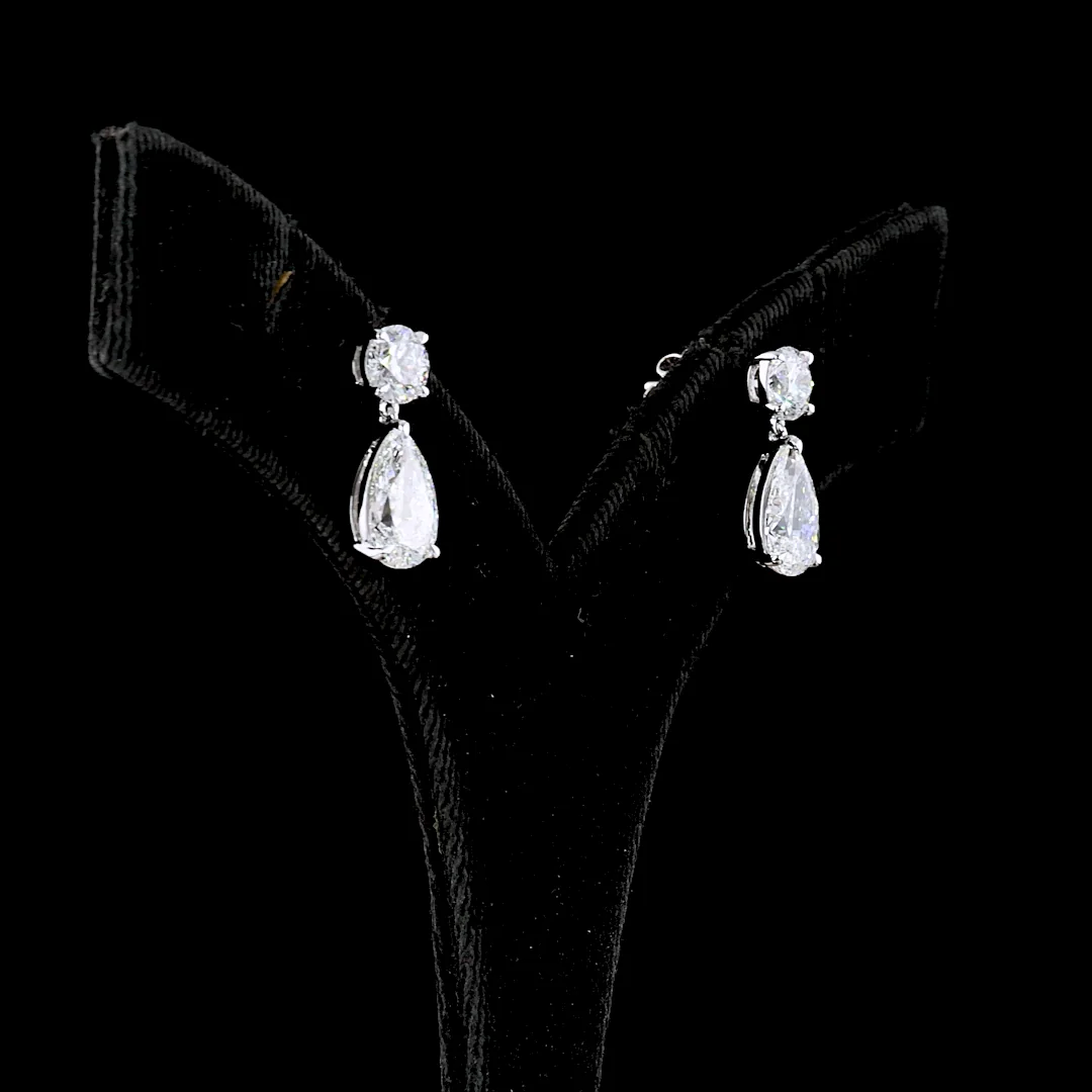5.1 Cts 14k White Gold Pear Shape Hanging Earring - Image 4