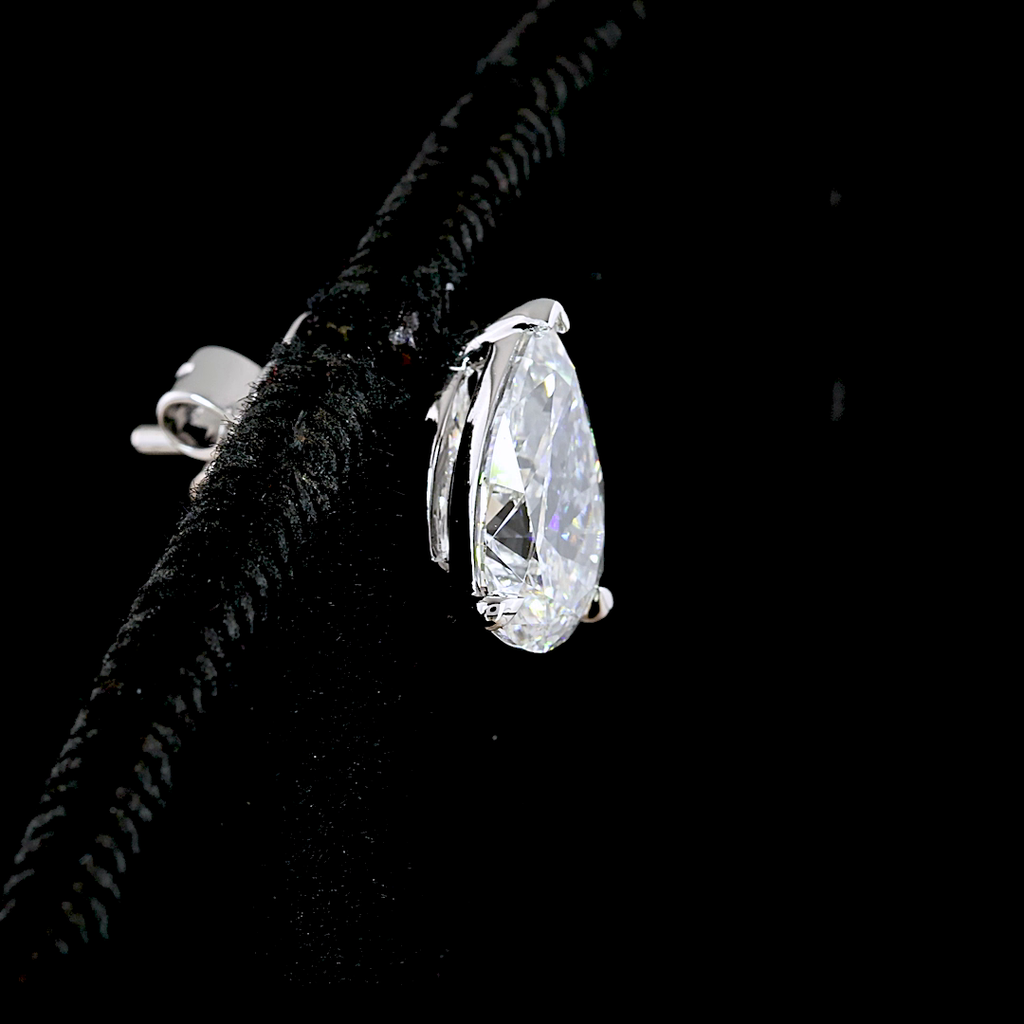 2.45 Cts 14k White Gold Pear Shape Studs Earring - Image 4