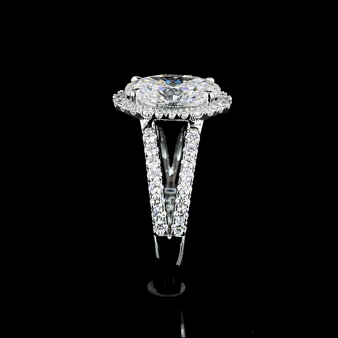 2.64 Cts Platinum Oval Shape Split Shank Ring - Image 2