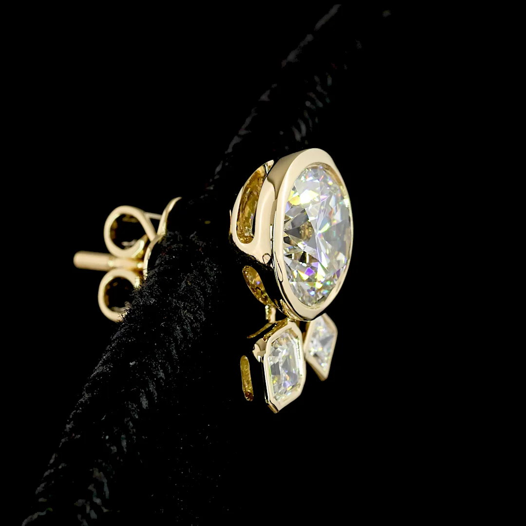 2.76 Cts 14k Yellow Gold Mix Shape Studs Earring - Image 2