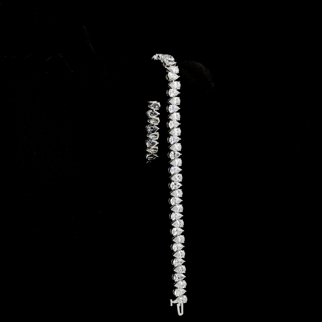 13.09 Cts 14k White Gold Pear Shape Tennis Bracelet - Image 3