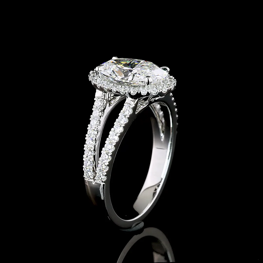 2.52 Cts Platinum Oval Shape Split Shank Ring - Image 4