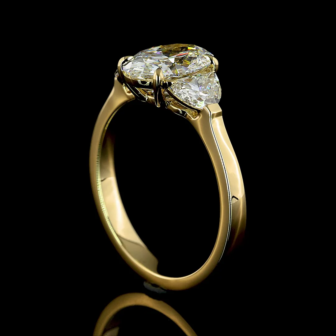 2.12 Cts 14k Yellow Gold Oval Shape 3 Stones Ring - Image 2