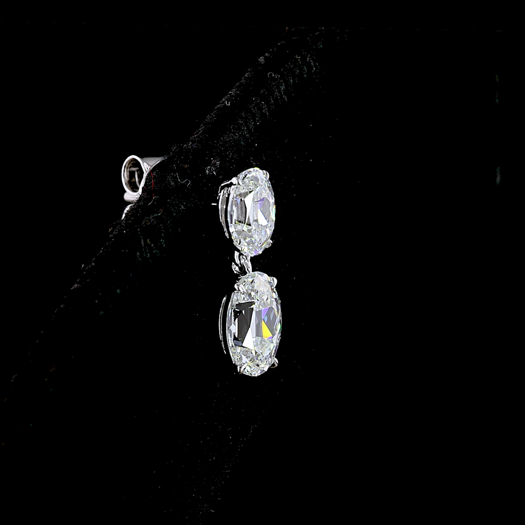 1.7 Cts 14k White Gold Antique Oval Shape Hanging Earring - Image 2