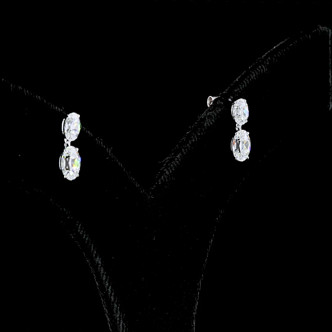 1.7 Cts 14k White Gold Antique Oval Shape Hanging Earring - Video