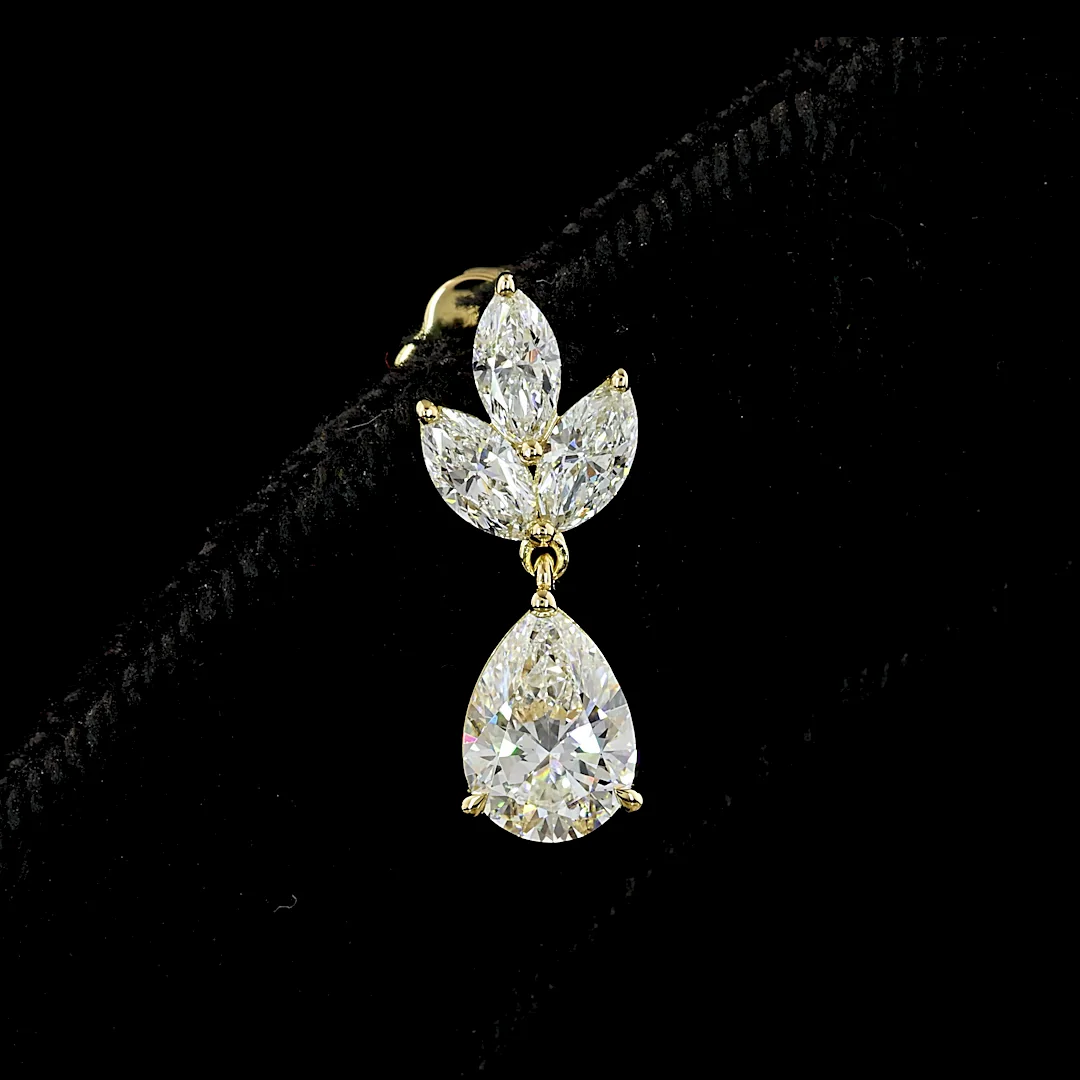 1.9 Cts 14k Yellow Gold Pear Shape Hanging Earring - Image 4