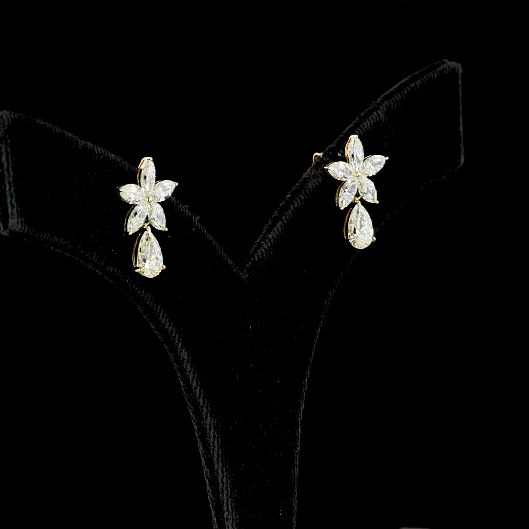 3.25 Cts 14k Yellow Gold Pear Shape Hanging Earring - Video