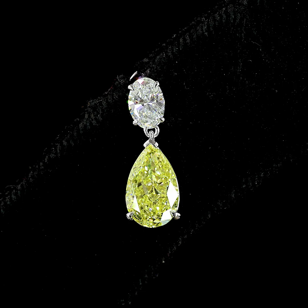 2.62 Cts 14k White Gold Pear Shape Hanging Earring - Image 4