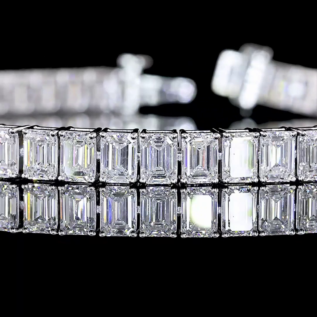 13.34 Cts 14k White Gold Emerald Shape Tennis Bracelet - Image 2