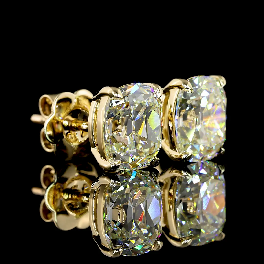 3.13 Cts 14k Yellow Gold Antique Cushion Shape Studs Earring - Video