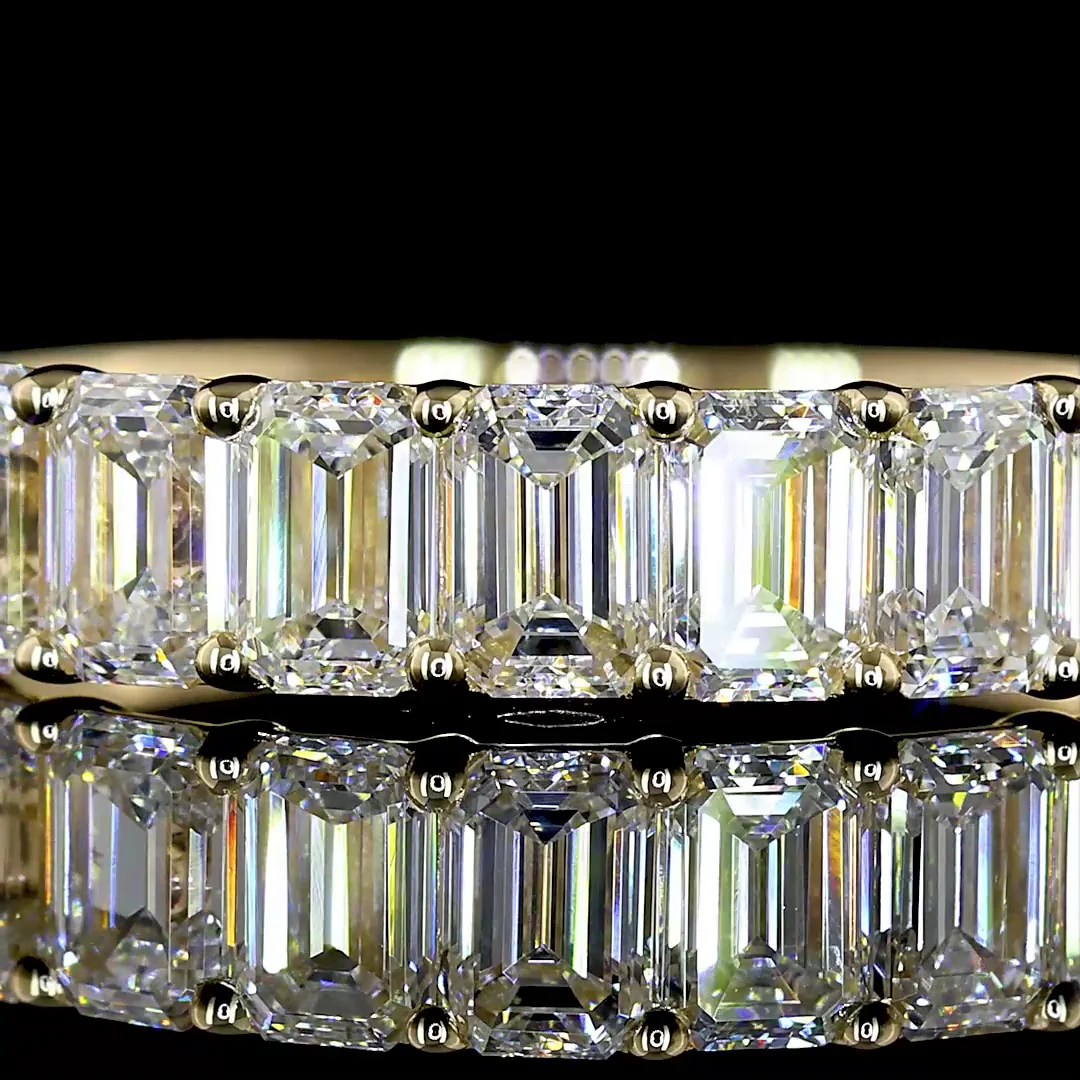 1.01 Cts 14k Yellow Gold Emerald Shape 7 Stones Eternity Band - Image 3