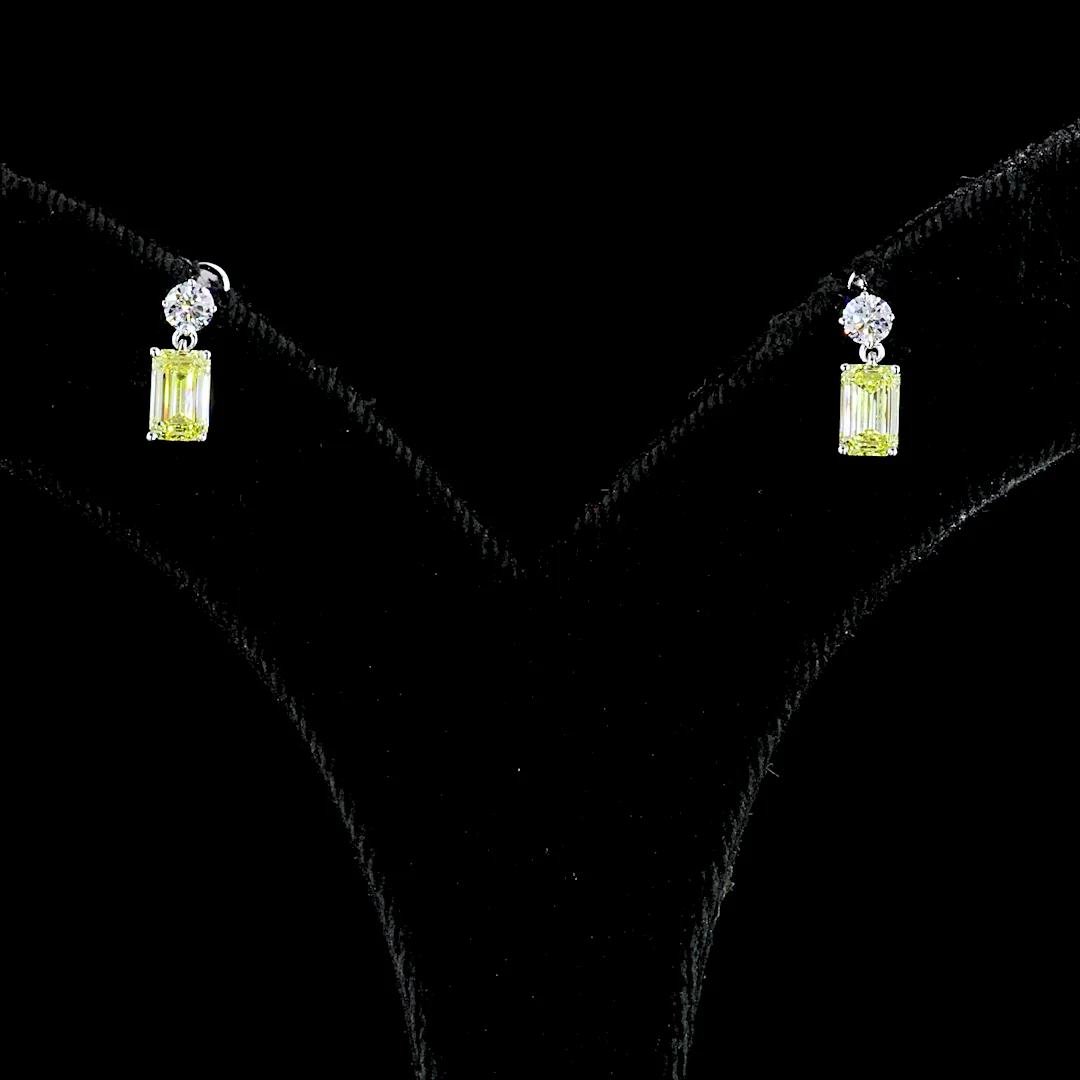 1.14 Cts 14k White Gold Round Shape Hanging Earring - Video