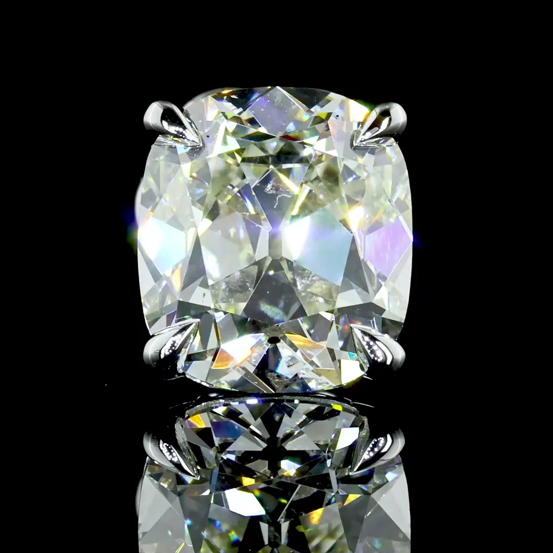 4.05 Cts 14k White Gold Antique Cushion Shape Studs Earring - Image 2