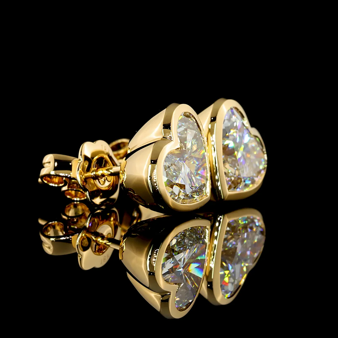 4.13 Cts 18k Yellow Gold Heart Shape Studs Earring - Video