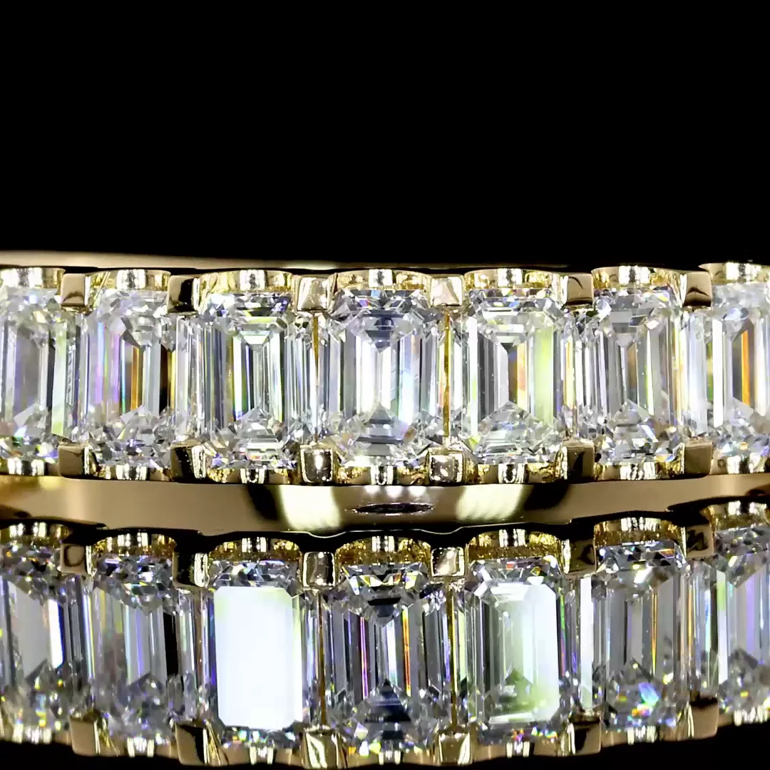 1.22 Cts 18k Yellow Gold Emerald Shape 3/4 Band Eternity Band - Image 2