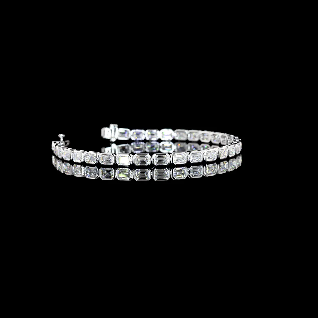 7.04 Cts 18k White Gold Emerald Shape Tennis Bracelet - Video