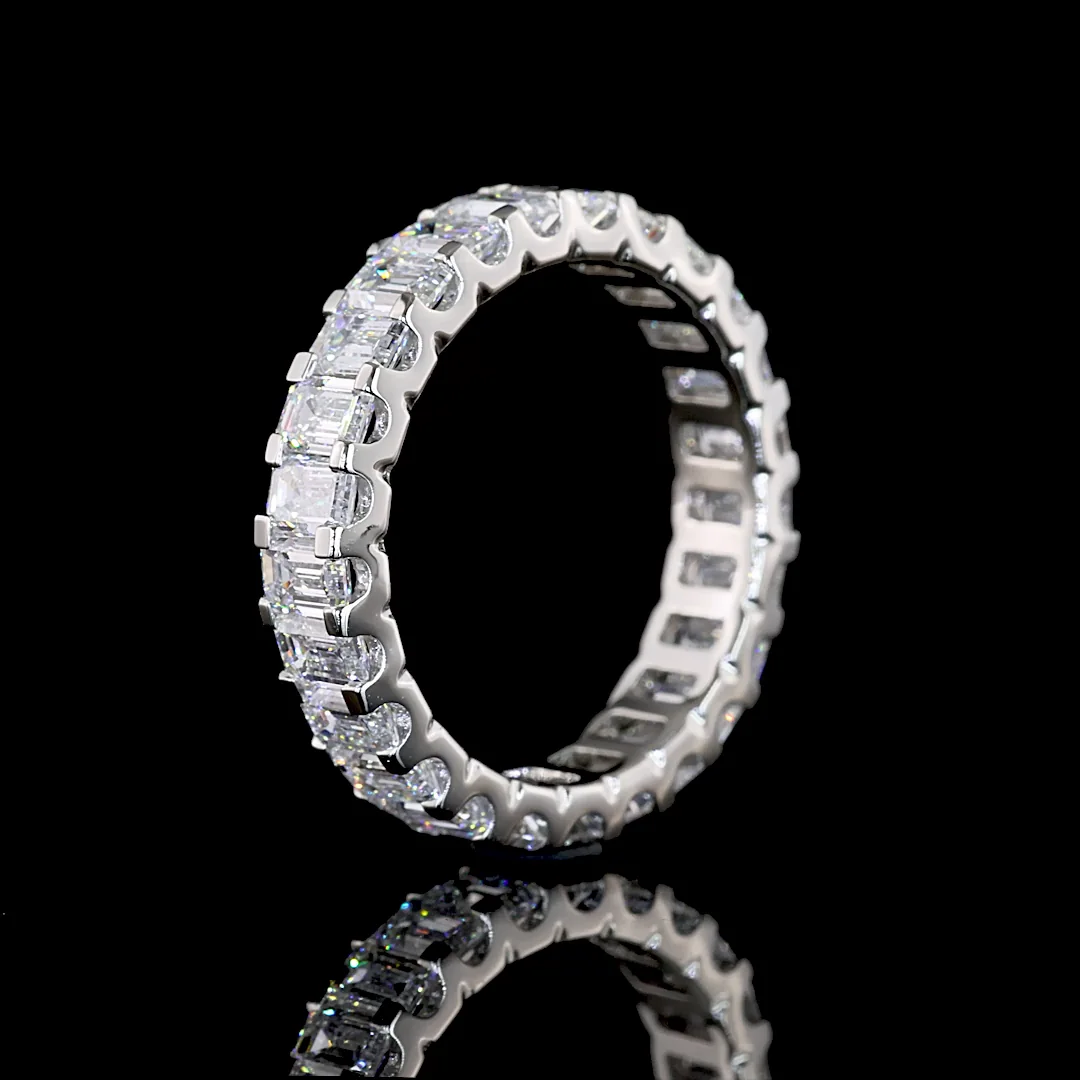 2.68 Cts Platinum Emerald Shape Eternity Band Eternity Band - Image 4