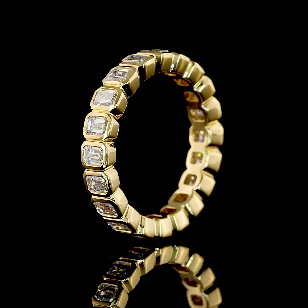 1.6 Cts 18k Yellow Gold Emerald Shape Eternity Band Eternity Band - Image 4