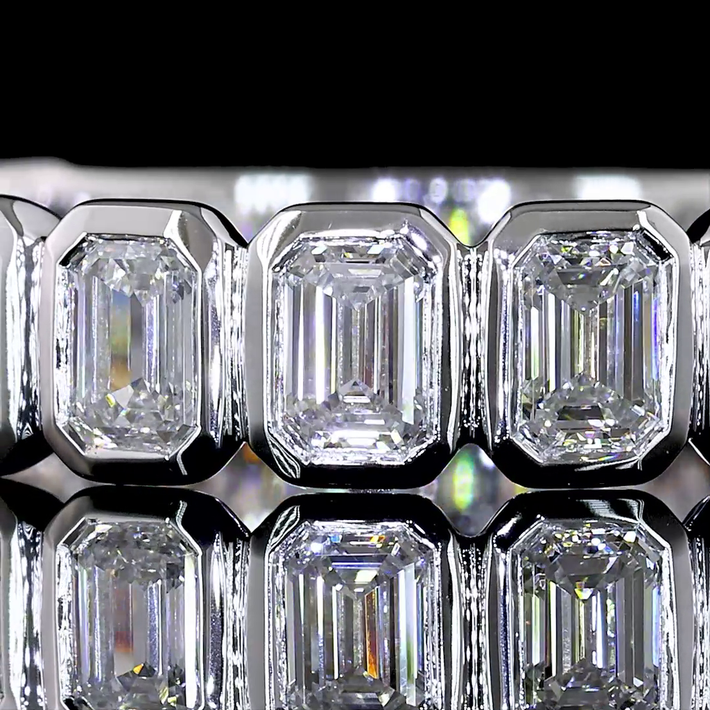1.38 Cts 18k White Gold Emerald Shape 3/4 Band Eternity Band - Image 3