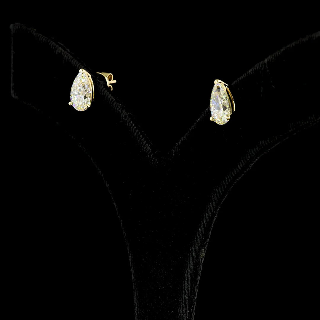 2.43 Cts 14k Yellow Gold Pear Shape Studs Earring - Image 4