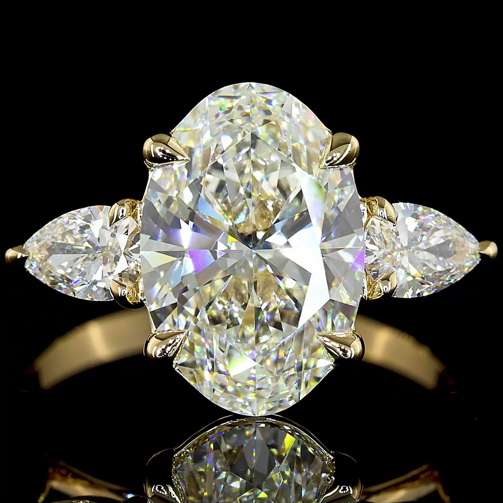 3.52 Cts 14k Yellow Gold Oval Shape 3 Stones Ring - Image 3