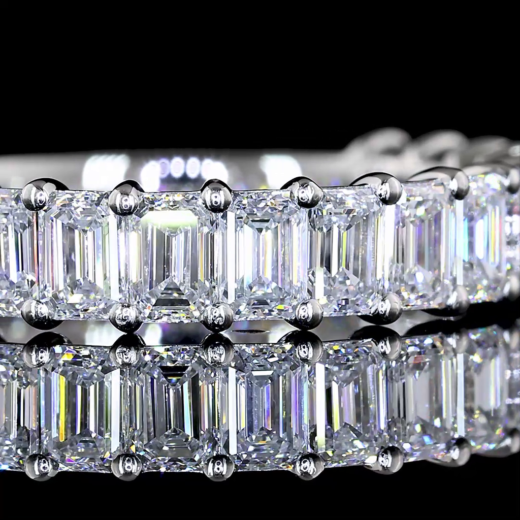 1.81 Cts Platinum Emerald Shape 3/4 Band Eternity Band - Image 3