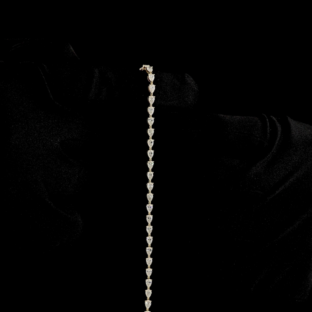 3.97 Cts 14k Yellow Gold Pear Shape Tennis Bracelet - Image 3