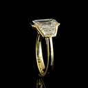 4.5 Cts 14k Yellow Gold Emerald Shape 3 Stones Ring - Image 2