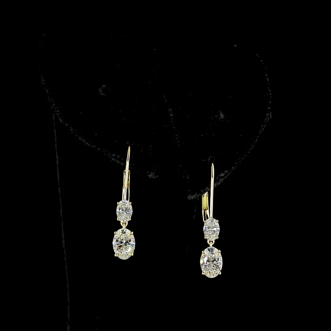 1.39 Cts 14k Yellow Gold Oval Shape Hanging Earring - Video