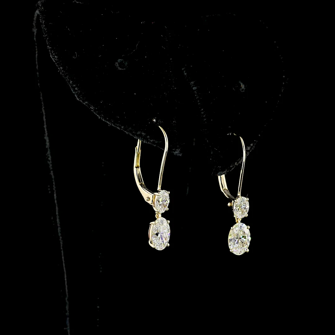 1.44 Cts 14k Yellow Gold Oval Shape Hanging Earring - Video