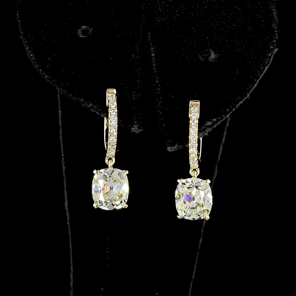 3.56 Cts 14k Yellow Gold Antique Cushion Shape Hanging Earring - Image 3