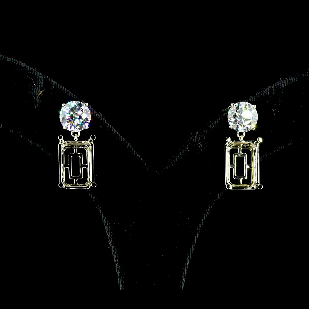 18.07 Cts 14k White Gold Emerald Shape Hanging Earring - Image 3